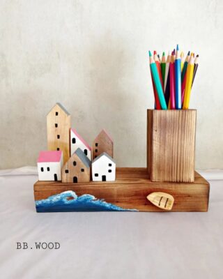 خانه چوبی رنگی و عروسکی